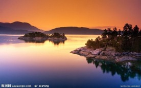 湖泊上的小岛屿