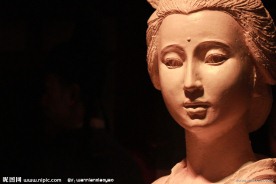 王宝钏塑像