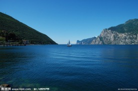 加尔达湖
