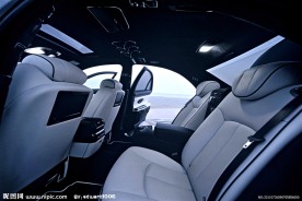 豪华迈巴赫车内后座装饰