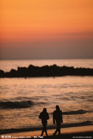 夕阳海边