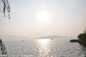 湖水 夕阳