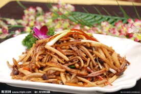 茶树菇炒肚条
