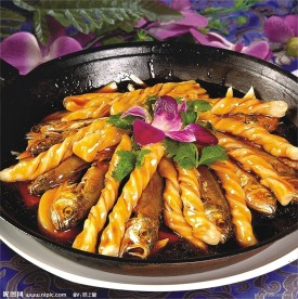 平锅小黄鱼粘卷子