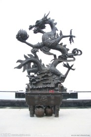 雕塑龙