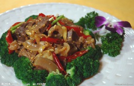 碧绿泡椒带皮牛肉