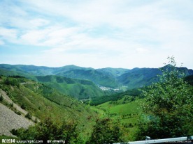 山谷天空