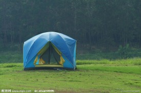 草地帐篷