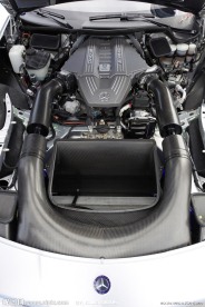 奔驰跑车内部结构