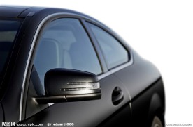 奔驰倒车镜特写