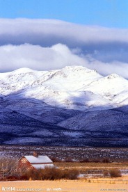 雪山房屋
