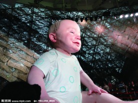 意大利馆的巨孩