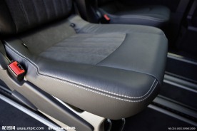 奔驰宽敞保姆车座椅