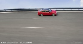 奔驰红色小轿车