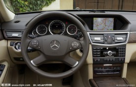 奔驰顶级轿车方向盘