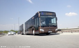 加长型豪华巴士