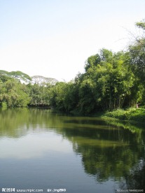 湖面倒影