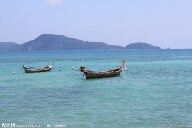 海上的船