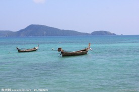 海上的船