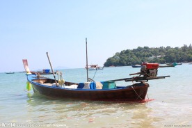 海上的船