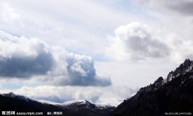 雪山白云