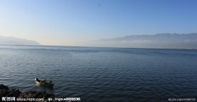 洱海晨渔