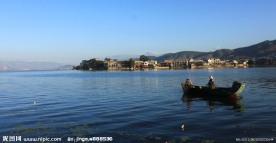 洱海晨渔