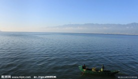 洱海晨渔