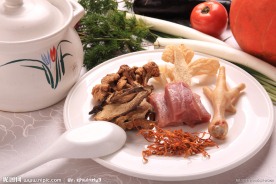 山珍什菌炖汤