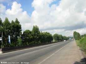 公路 蓝天 白云
