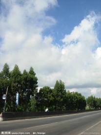 公路 蓝天 白云