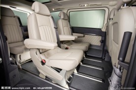 宽敞奔驰商务车