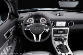 奔驰轿车方向盘