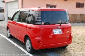 日本红色小车