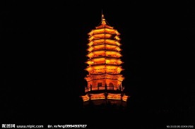 远处灯塔