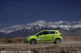 高原圣山 奔驰轿车