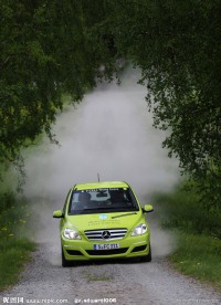 奔驰小排量轿车