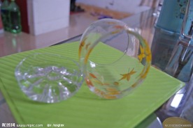 玻璃杯 破的玻璃杯