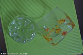 玻璃杯 破的玻璃杯