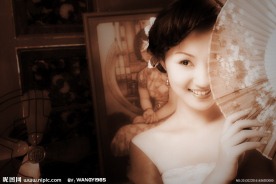 亮丽婚纱