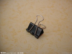 一个黑色燕尾夹