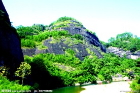 山壁 小溪
