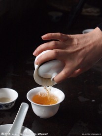 倒茶
