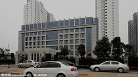 新村 门首