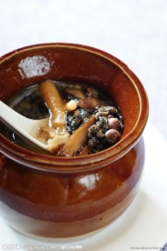 香菇煲乌鸡