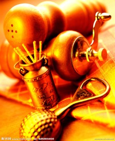 金色牙签胡椒罐