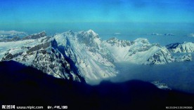 阿尔卑斯山的雪