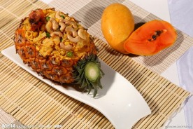 菠萝海鲜焗饭