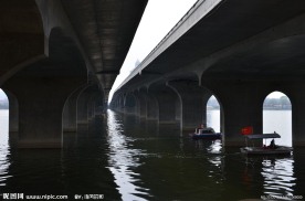 柳溪的河桥