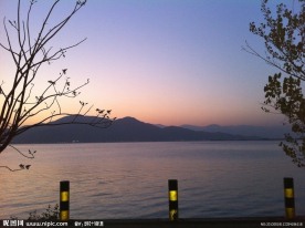 黄昏 海水